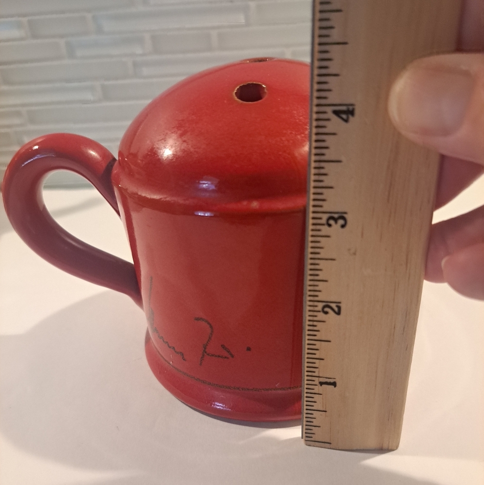 Red Pottery Mama Roe Cheese Shaker 4.5" - Picture 4 of 6